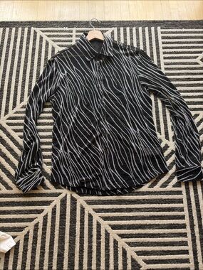 Men's Black Button-Up Shirt with White Wave Stripe